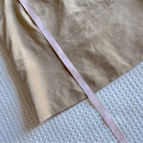 Aritzia - Babaton - Rolando Faux Suede Top - Tan - Picture 10 of 11